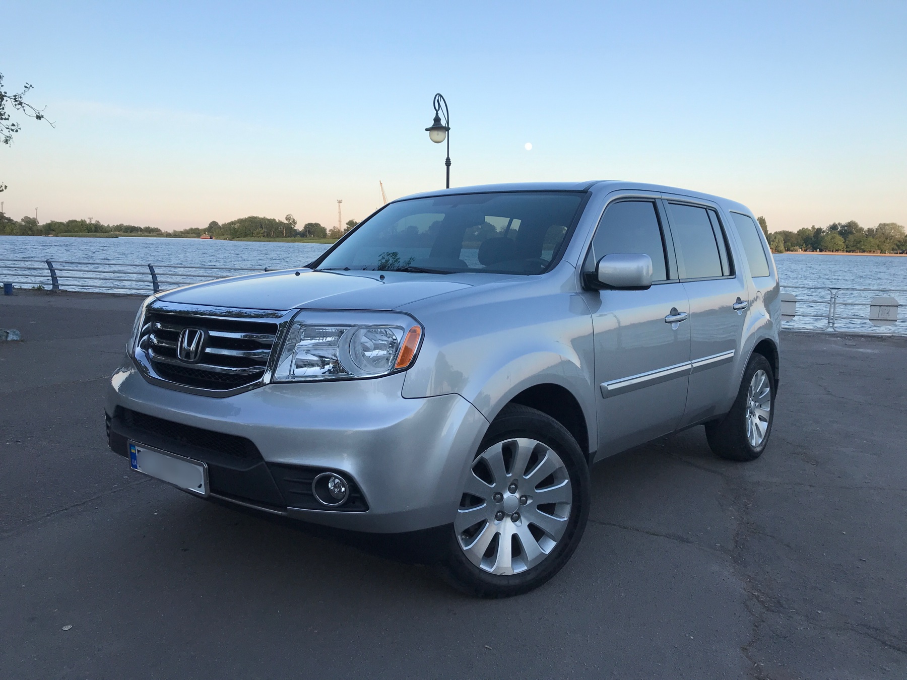 Аренда Honda Pilot 2014 в Херсоне. Прокат Хонда Пилот 2014 от CATCAR