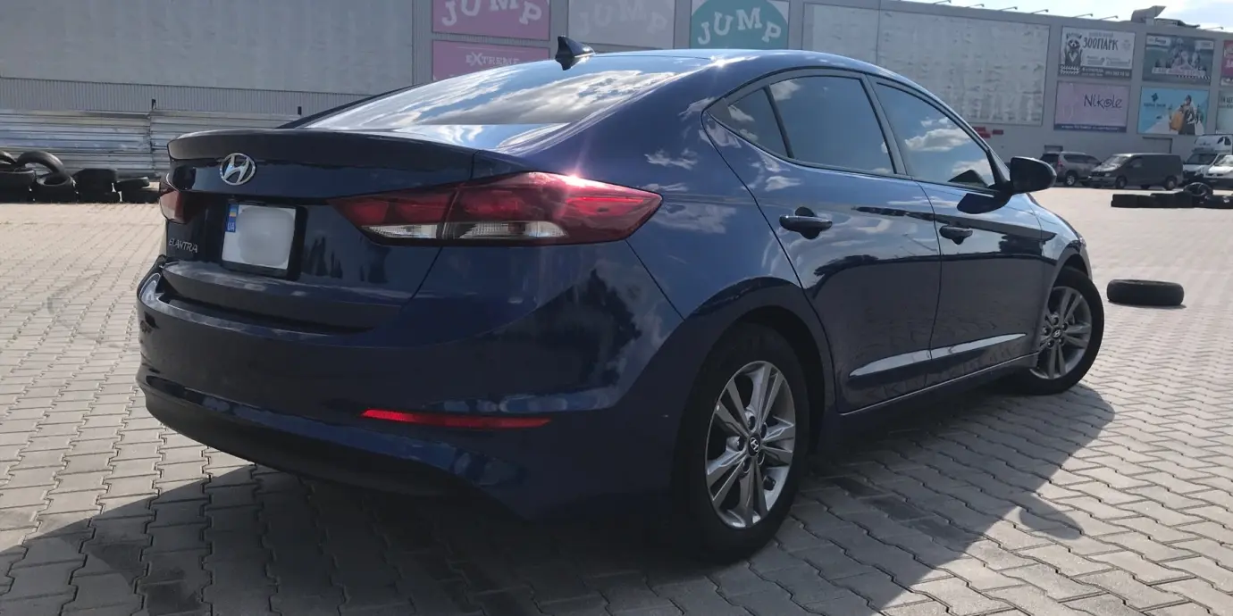 Фото автомобіля Hyundai Elantra - 2