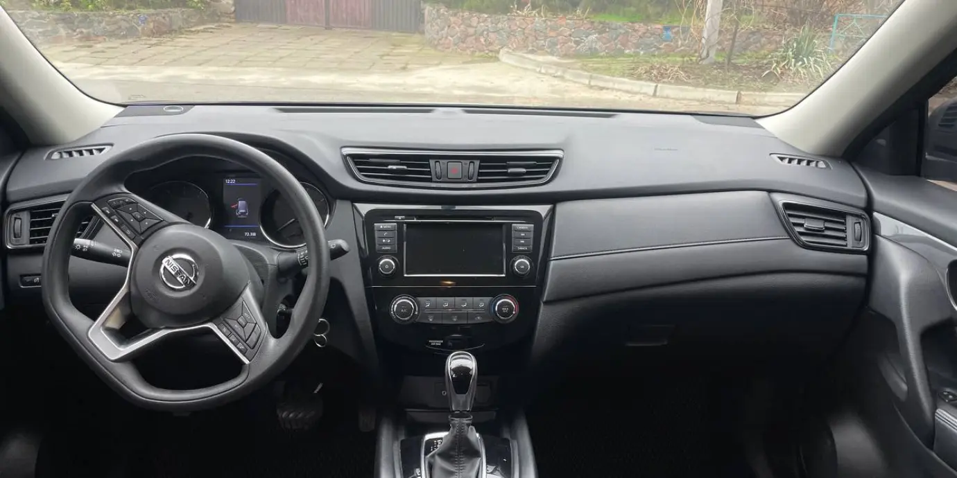 Фото автомобіля Nissan Rogue - 3