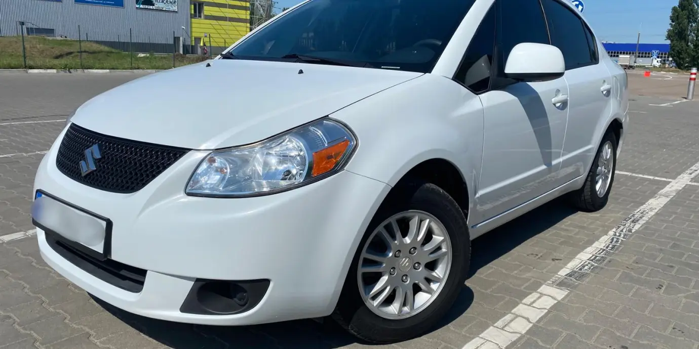 Фото автомобиля Suzuki SX4 - 1