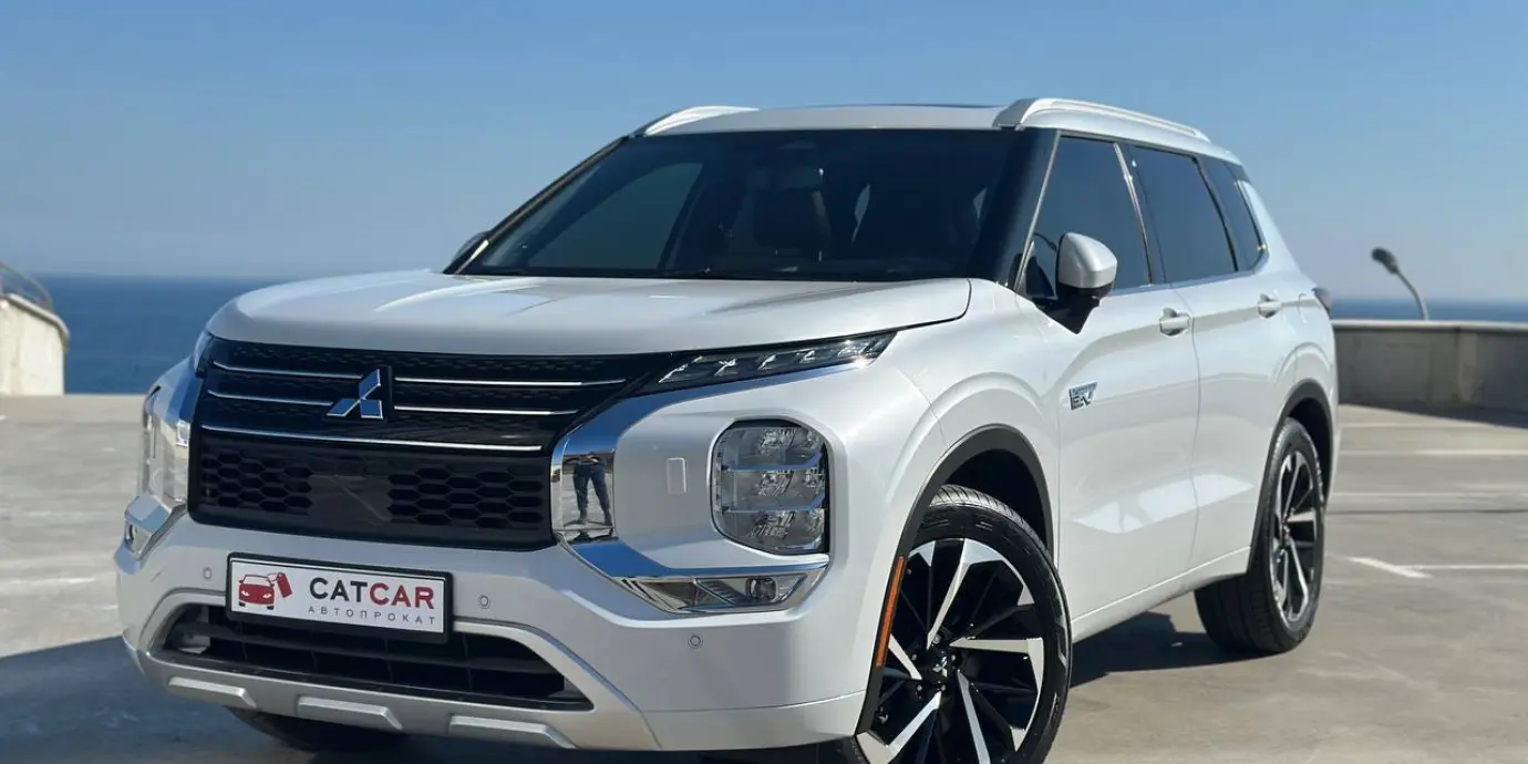 Фото автомобіля Mitsubishi Outlander PHEV - 1