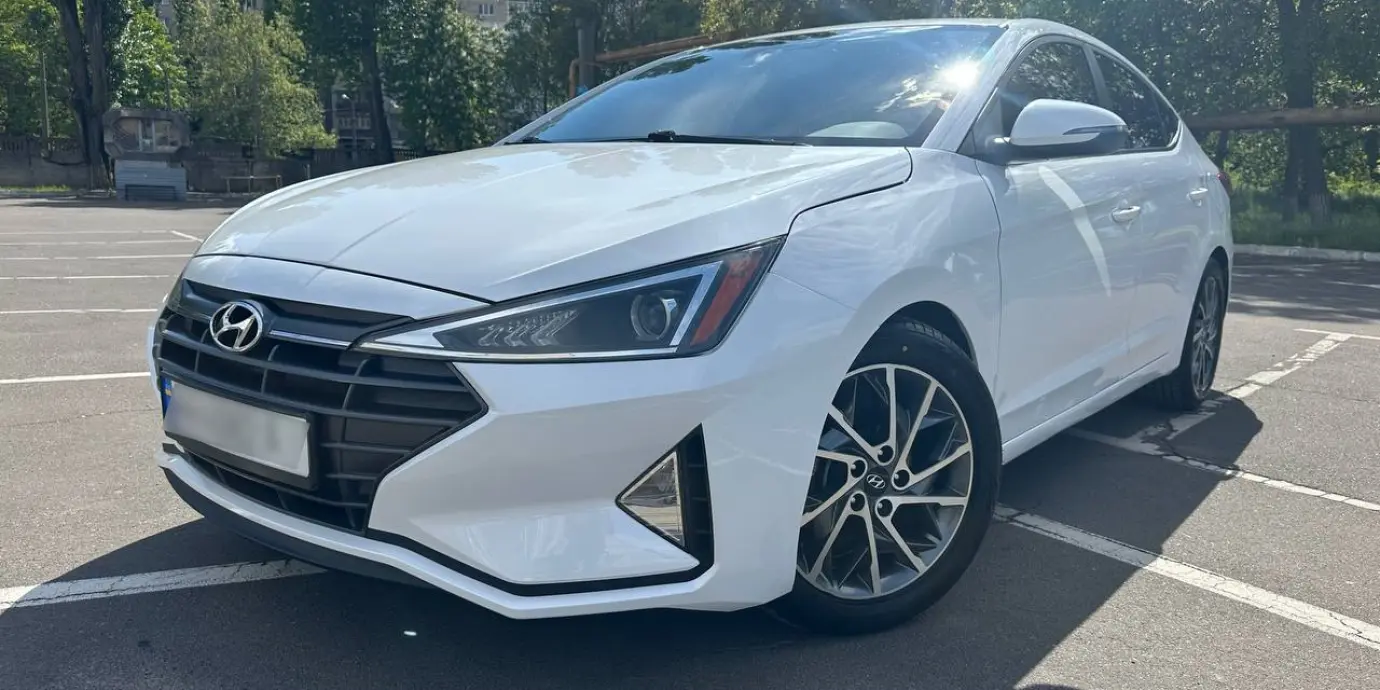 Фото автомобіля Hyundai Elantra - 1