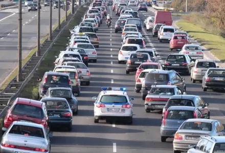 Photo to the page of  Life corridor, or how to behave when the rescue service goes out on the highway?